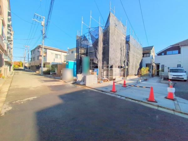 練馬区石神井台8丁目　新築一戸建て 前面道路含む現地写真
