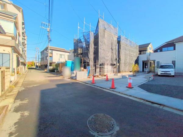 練馬区石神井台8丁目　新築一戸建て 前面道路含む現地写真