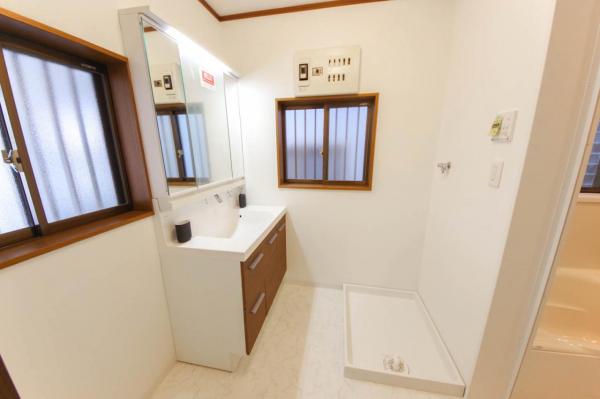 【10/18価格改定・新生活応援キャンペーン・ご成約で100万円キャッシュバック♪】ふじみ野市鶴ケ舞1丁目　中古一戸建て 洗面化粧台