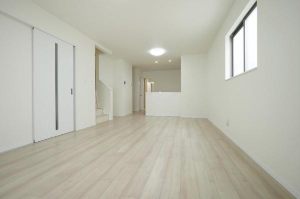 所沢市若狭4丁目　新築一戸建て リビングダイニング