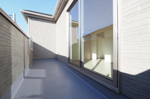 入間市大字仏子　新築一戸建て　全5棟 バルコニー