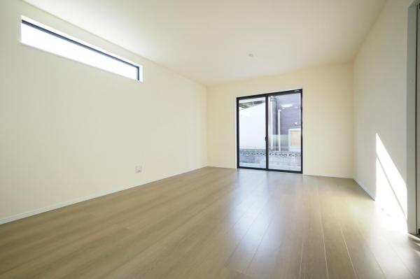 入間市大字仏子　新築一戸建て　全5棟 リビングダイニング