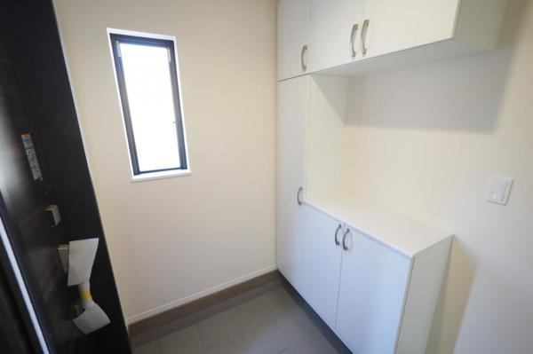 入間市大字仏子　新築一戸建て　全5棟 玄関