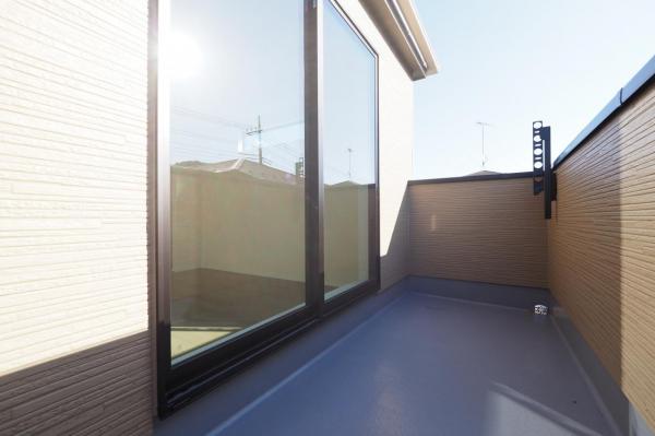 入間市大字仏子　新築一戸建て　全5棟 バルコニー