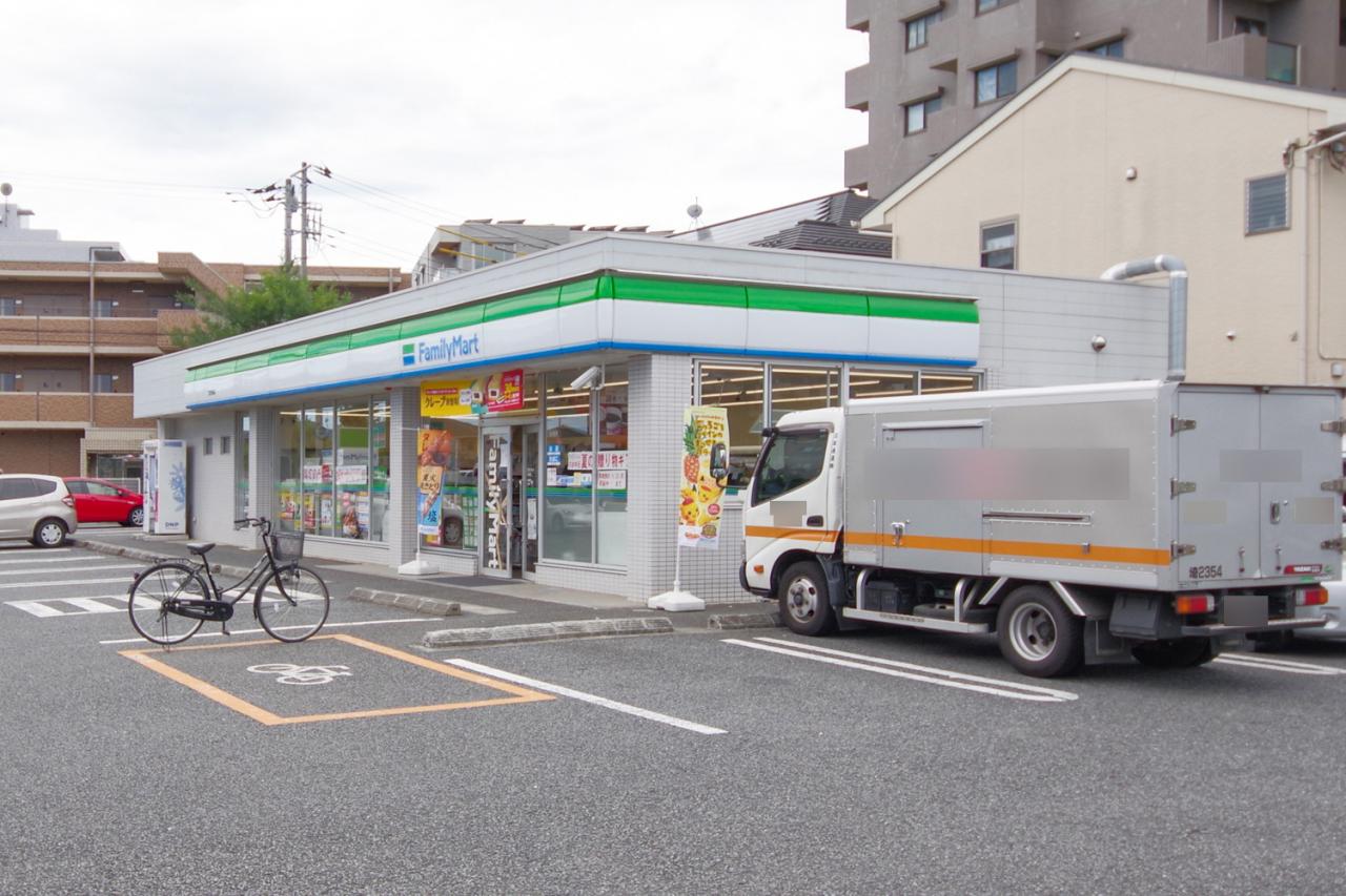 ファミリーマート 北秋津店