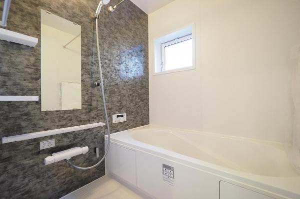 【建物完成！見学可】川越市小室　新築一戸建て 浴室