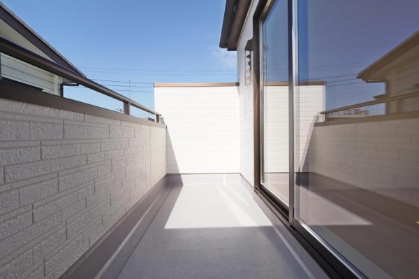 川越市下広谷　新築一戸建て バルコニー