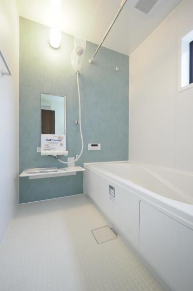 入間市大字仏子　新築一戸建て 前面道路含む現地写真