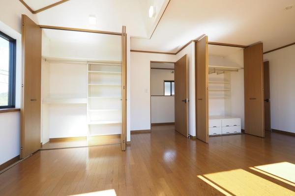 坂戸市伊豆の山町　中古一戸建て 洋室