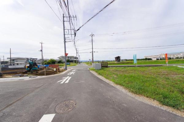 川越市山田　土地 前面道路含む現地写真