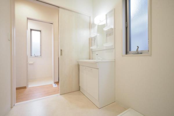 狭山市広瀬東4丁目　中古一戸建て 洗面化粧台