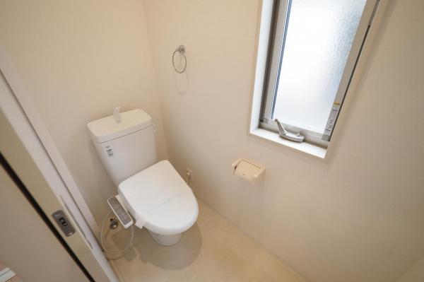 狭山市広瀬東4丁目　中古一戸建て トイレ