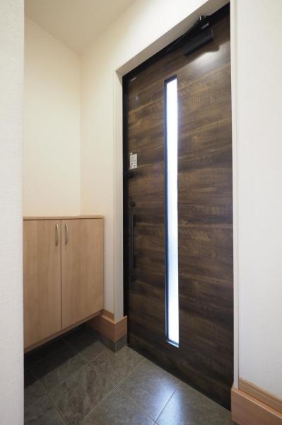 狭山市広瀬東4丁目　中古一戸建て 玄関