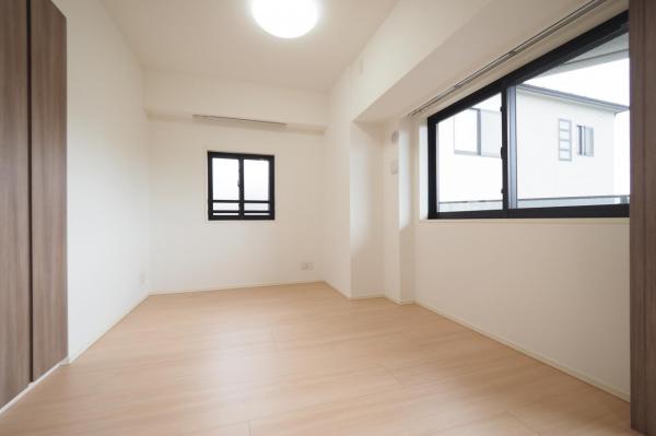 プレシス所沢元町　2階 洋室