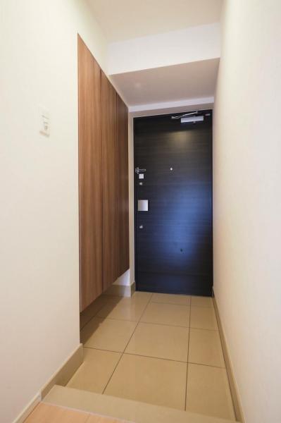 プレシス所沢元町　2階 玄関