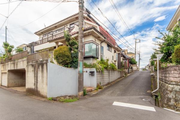 【住協のお預かり物件】日高市高萩東　土地 前面道路含む現地写真