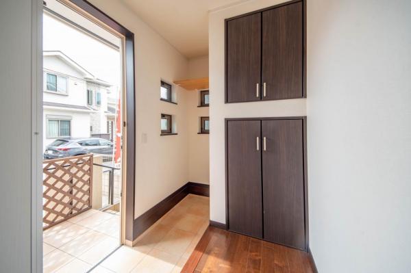 【住協だけのお預かり物件】扇町屋3丁目　中古一戸建て 玄関