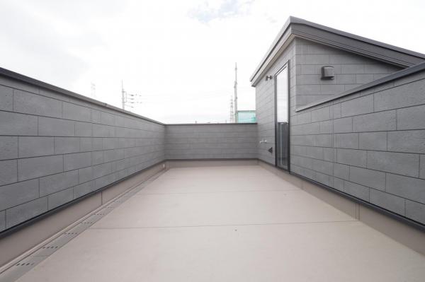 所沢市上新井2丁目　新築一戸建て バルコニー