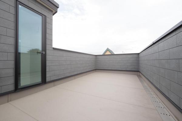 所沢市上新井2丁目　新築一戸建て バルコニー