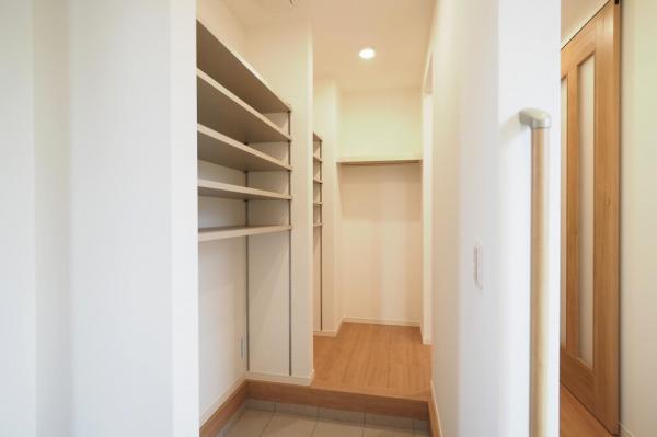 所沢市上新井2丁目　新築一戸建て 収納