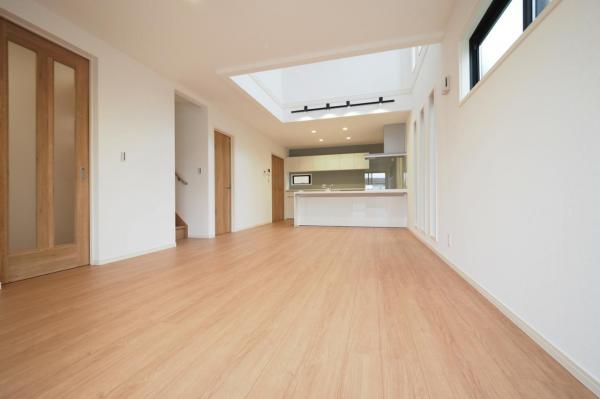 所沢市上新井2丁目　新築一戸建て リビング