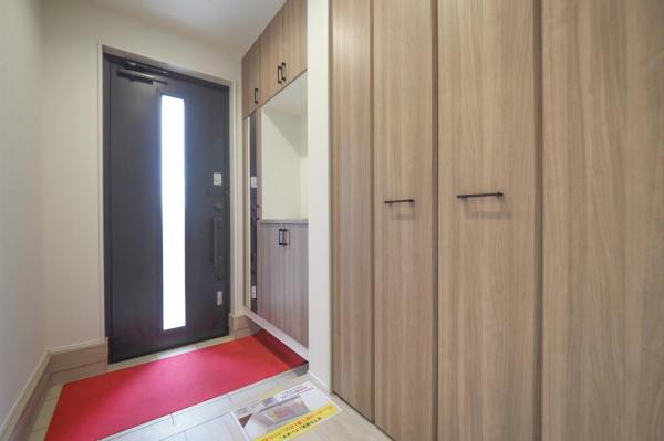 狭山市入間川２丁目　新築一戸建て 玄関