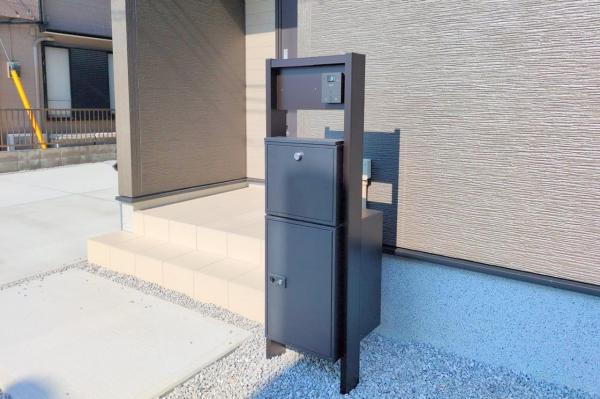 狭山市入間川２丁目　新築一戸建て 前面道路含む現地写真