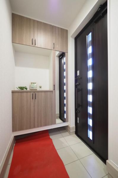 狭山市笹井２丁目　新築一戸建て 玄関