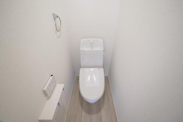 狭山市笹井２丁目　新築一戸建て トイレ