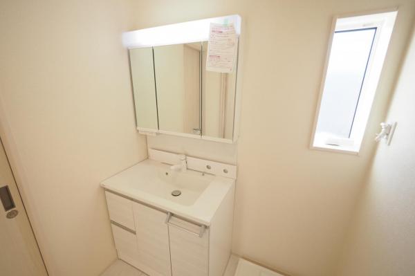 ～早春感謝！価格格変更物件～　志木市幸町1丁目　新築一戸建て 