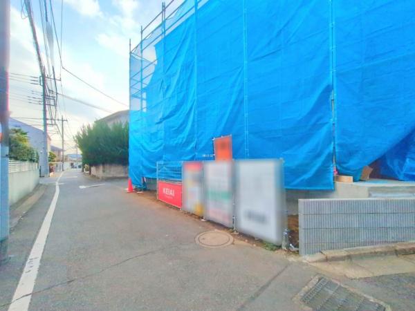 練馬区大泉学園町4丁目　新築一戸建て 前面道路含む現地写真