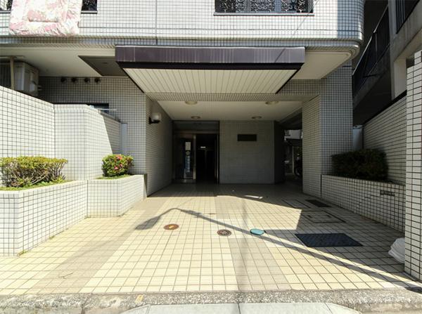 ワコー石神井公園マンション　1階 エントランス（外）