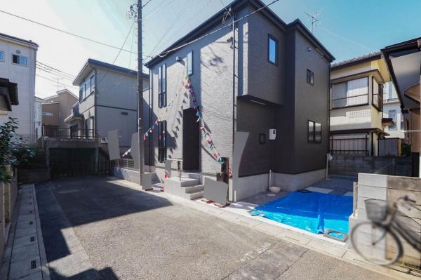 【初春おすすめ物件　駅徒歩10分圏内】富士見市針ヶ谷2丁目　新築一戸建て (現況)外観写真