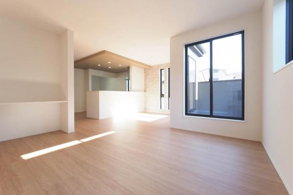 【初春おすすめ物件　駅徒歩10分圏内】富士見市針ヶ谷2丁目　新築一戸建て リビング