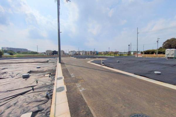 東久留米市南沢4丁目　土地 前面道路含む現地写真