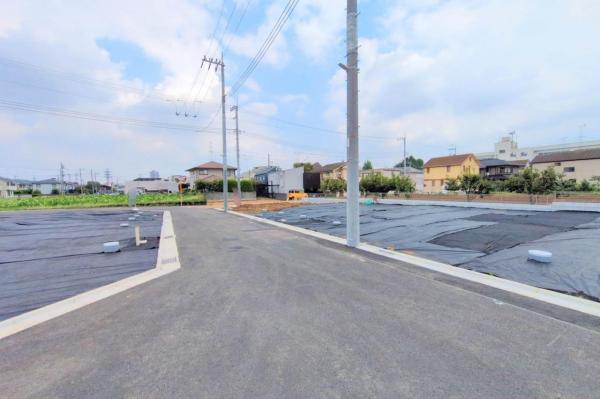 東久留米市南沢4丁目　土地 前面道路含む現地写真