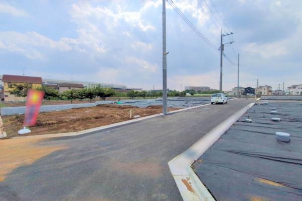 東久留米市南沢4丁目　土地 前面道路含む現地写真