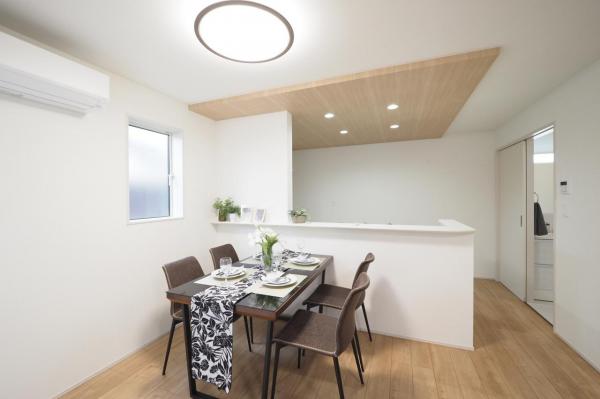 【4LDK】新座市畑中1丁目　新築一戸建て ダイニングキッチン