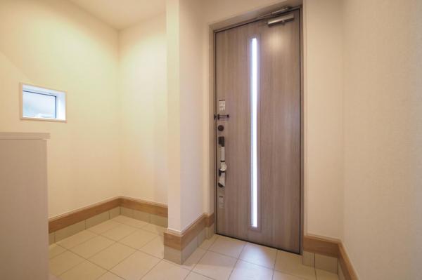 【4LDK】新座市畑中1丁目　新築一戸建て 玄関