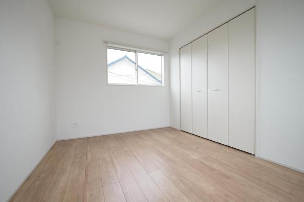 【4LDK】新座市畑中1丁目　新築一戸建て リビング以外の居室