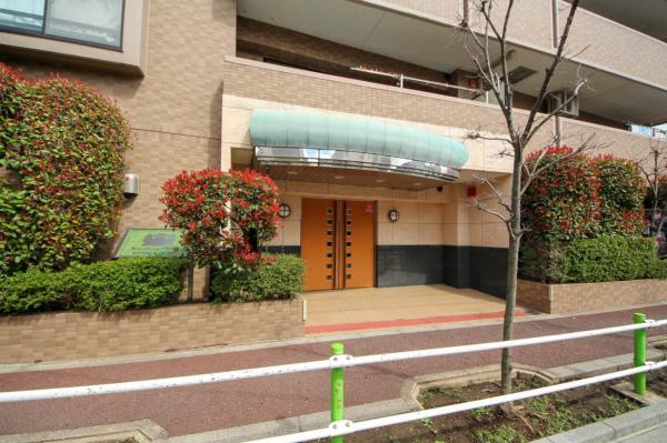 ライオンズマンション西高島平溝下公園壱番館　2階 エントランス（外）