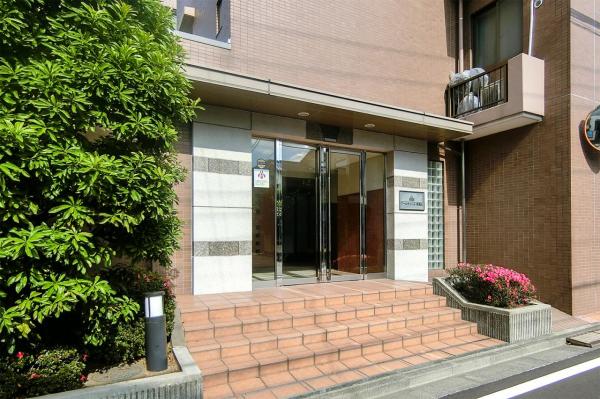 アールヴェール荻窪北　1階 エントランス（外）