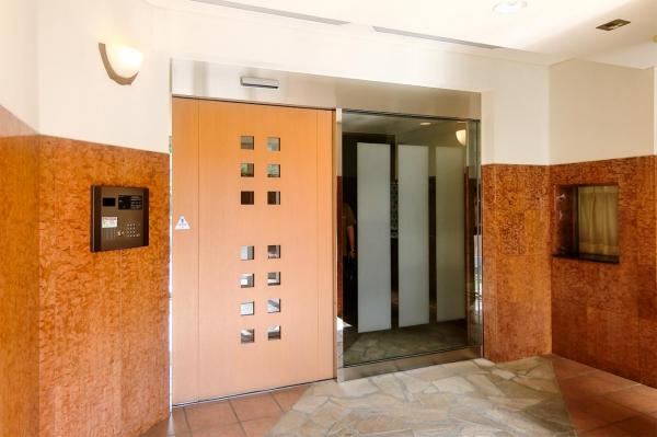 アールヴェール荻窪北　1階 エントランスホール