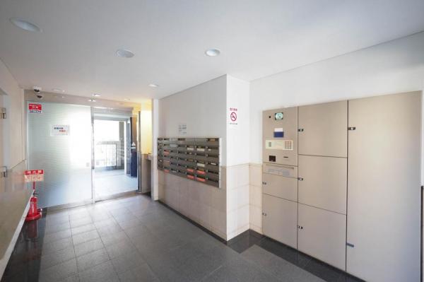 ステイツ新所沢　1階 エントランスホール