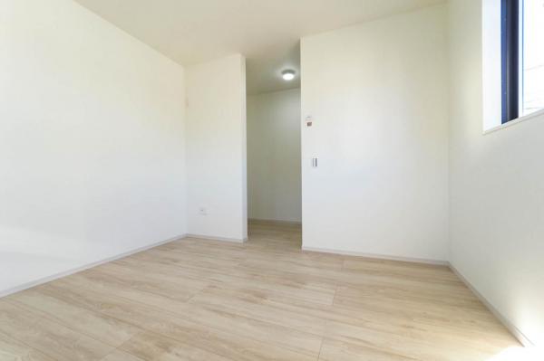 所沢市中富南3丁目　新築一戸建て 洋室