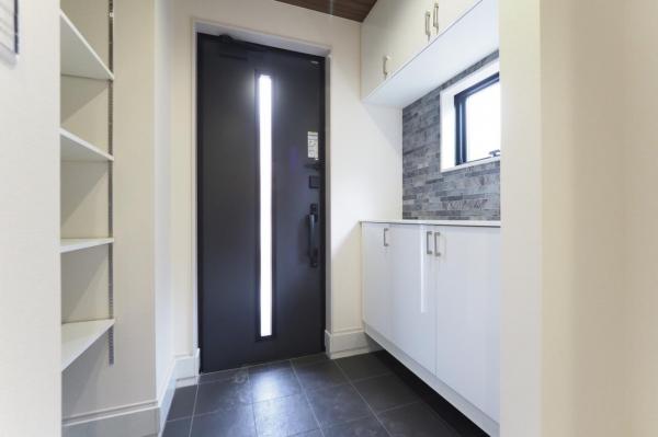 所沢市東狭山ヶ丘1丁目　新築一戸建て 玄関