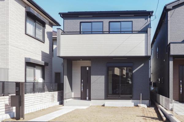 入間市大字下藤沢　新築一戸建て 前面道路含む現地写真