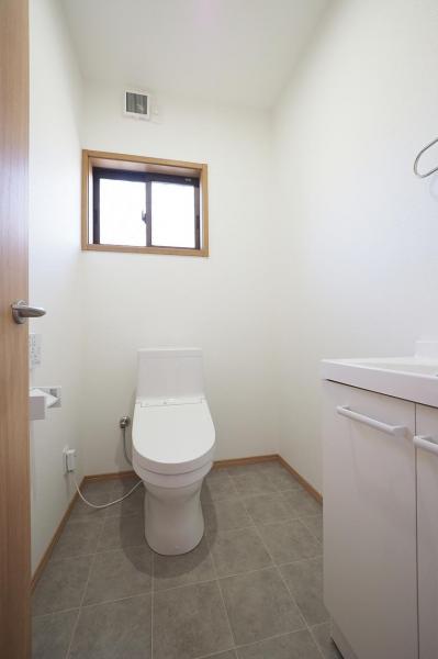 【リフォーム済／5LDK＋2S】川越市神明町　中古一戸建て トイレ