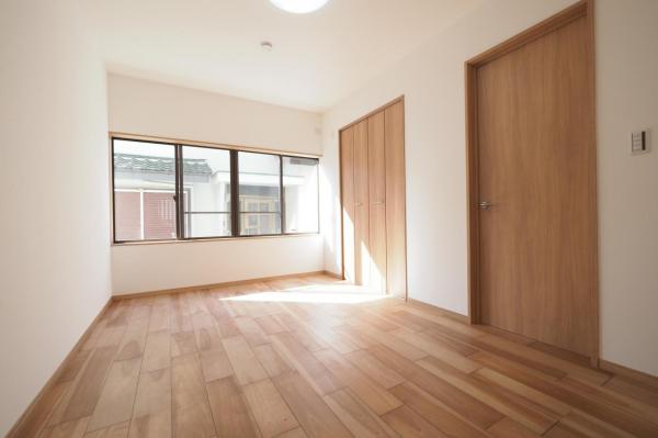 【リフォーム済／5LDK＋2S】川越市神明町　中古一戸建て 洋室