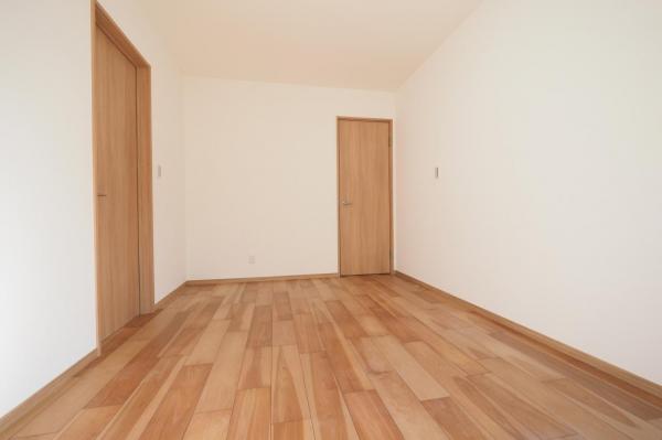 【リフォーム済／5LDK＋2S】川越市神明町　中古一戸建て 洋室